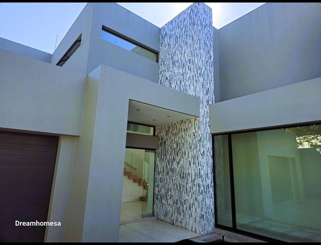 5 BEDROOM HOUSE FOR SALE IN DUXBERRY